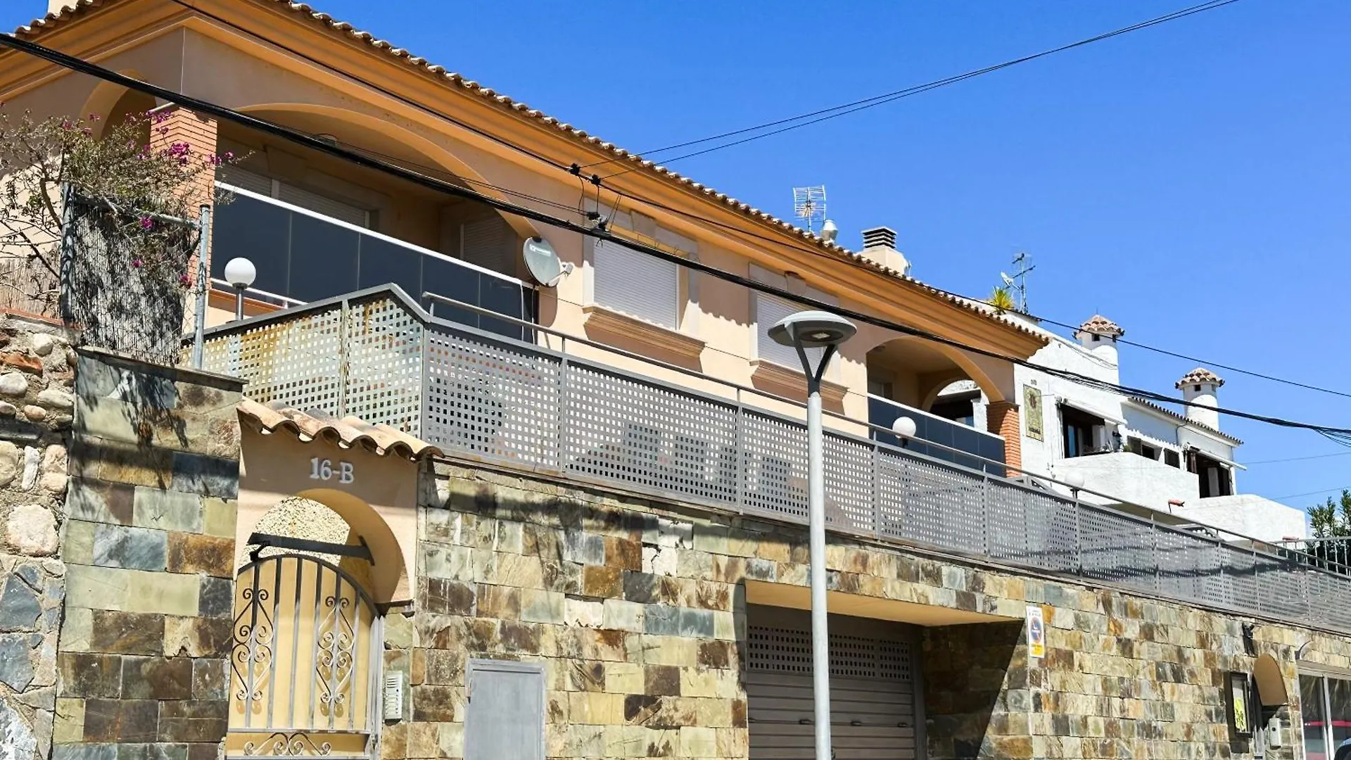 アパート Acogedor Apartamento Cerca De La Playa Wifi Y Parking ムンロッチ・ダル・カム スペイン